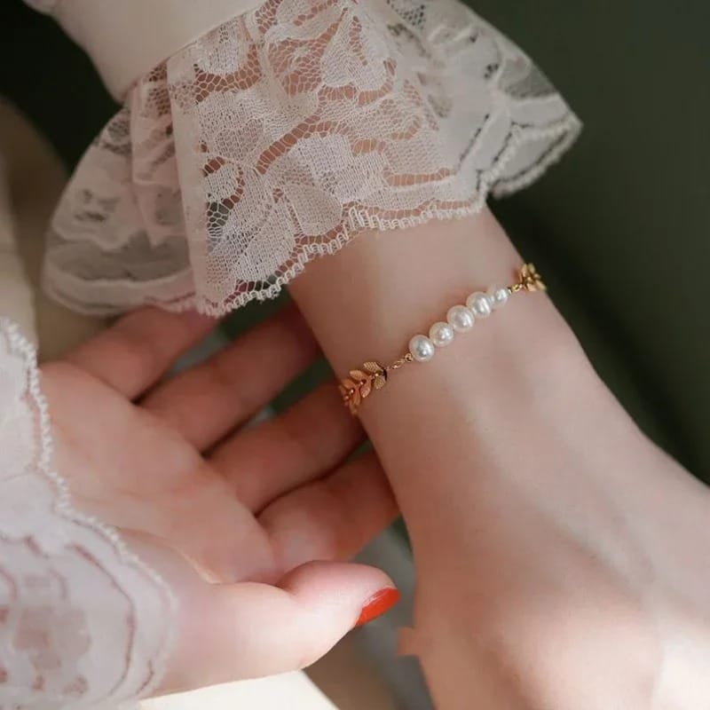 Elegant Pearl Leaf Bracelet