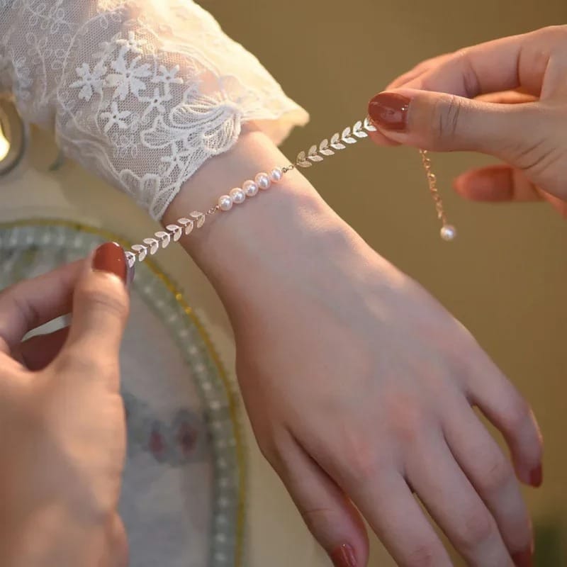 Elegant Pearl Leaf Bracelet